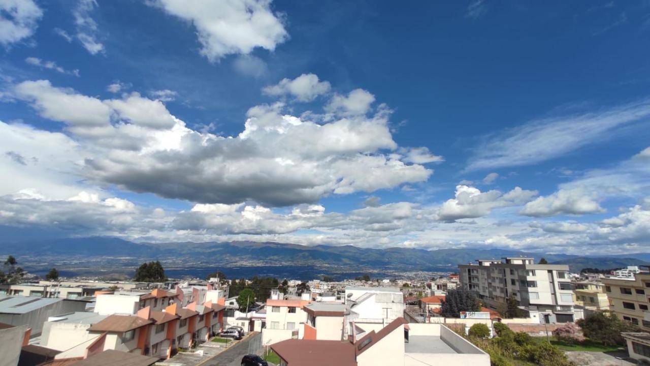 Departamento Sector De La Embajada Americana Quito Exterior photo